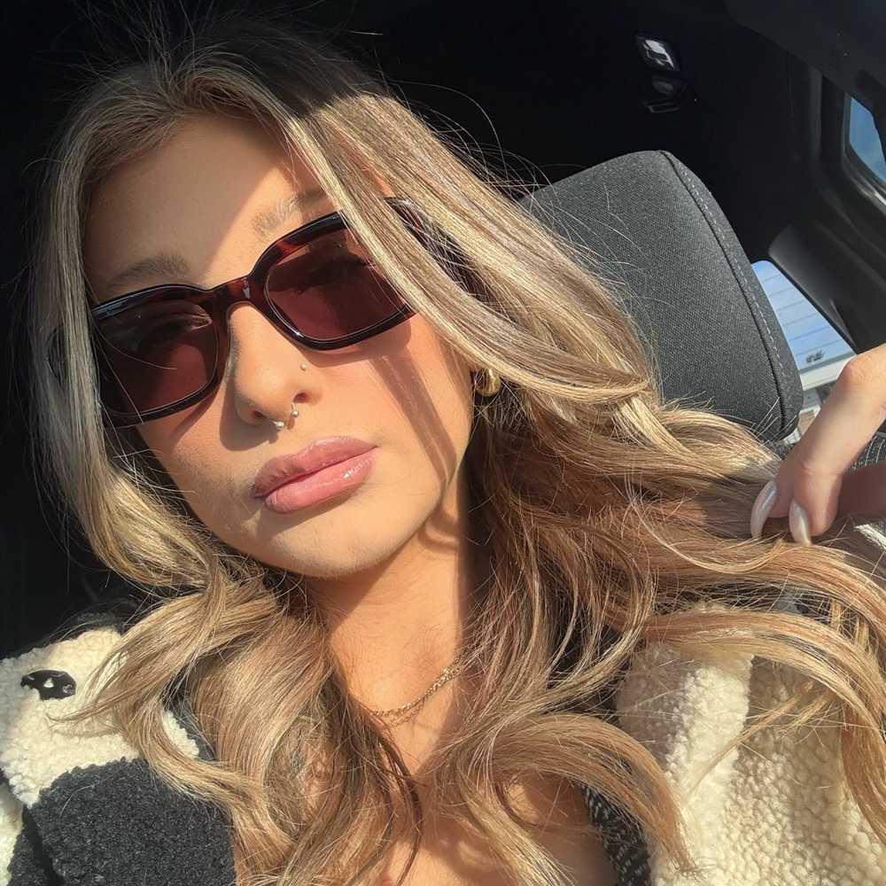 Meet your Posher, Rachel